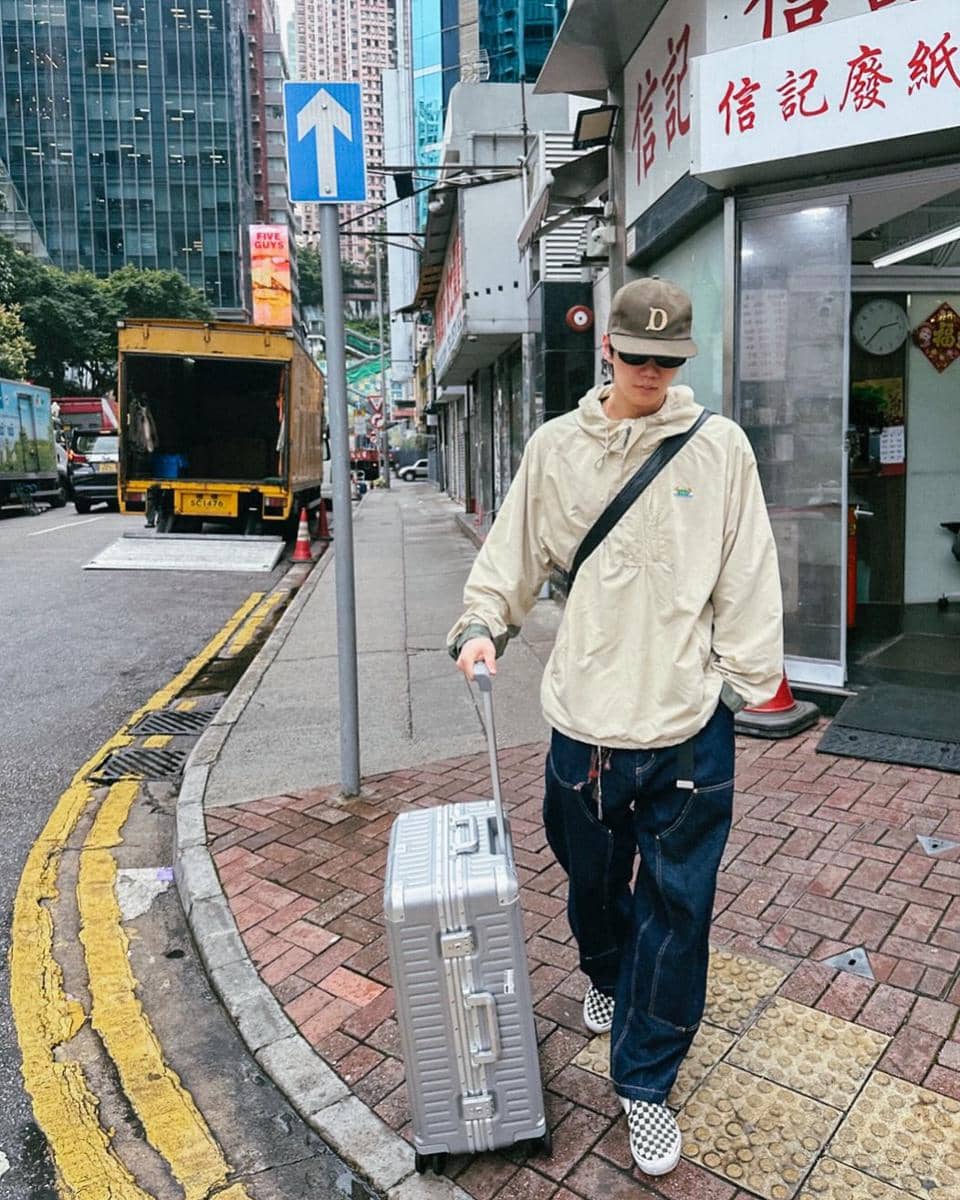 inspirasi outfit ala Lee Jun Young