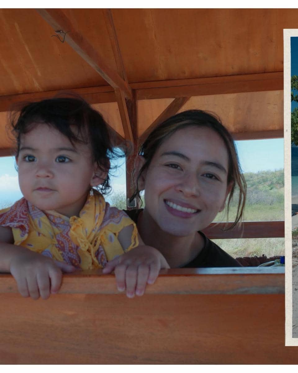 Keluarga Laura Theux liburan di Pantai Liang, Ambon