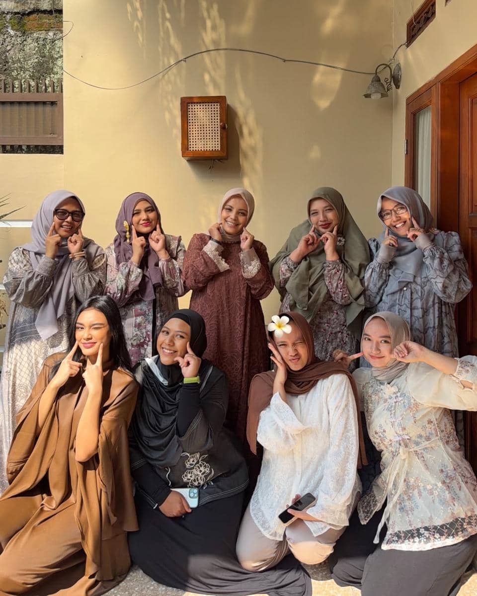 potret lebaran Idul Adha Harashta Haifa Zahra, Puteri Indonesia 2024