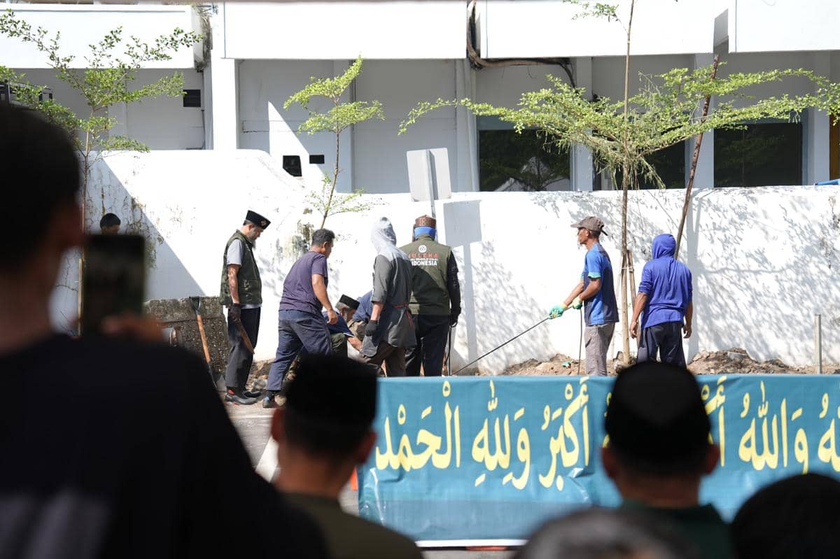 Pemkot Makassar Sembelih 9 Sapi Kurban, Daging Dibagi ke Warga dan CS