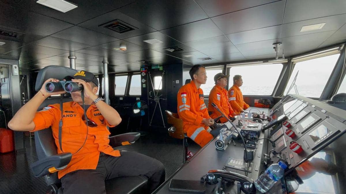 KN Permadi Dikerahkan Cari ABK Hilang di Perairan Sampang