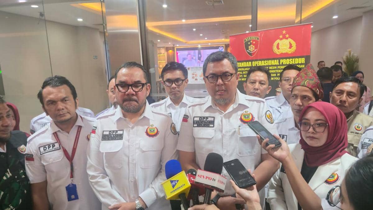Ormas Minangkabau Laporkan Abu Janda ke Bareskrim Terkait SARA