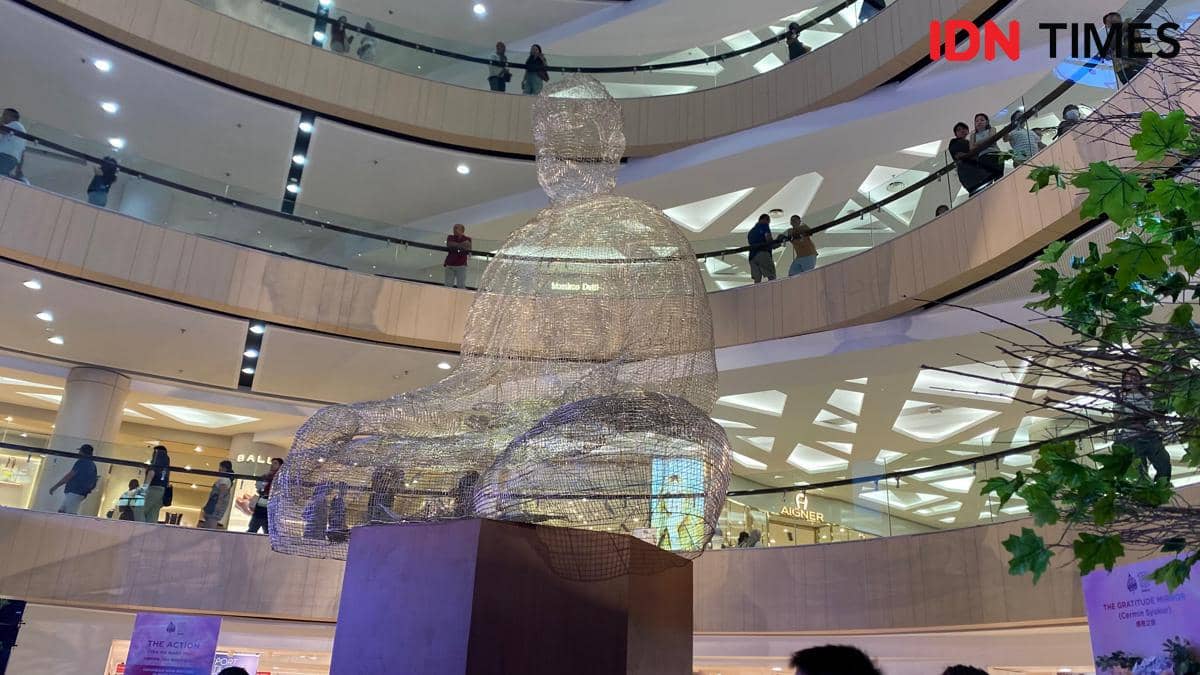 Rumpang Budha Transparan Raksasa di Surabaya Pecahkan Rekor MURI