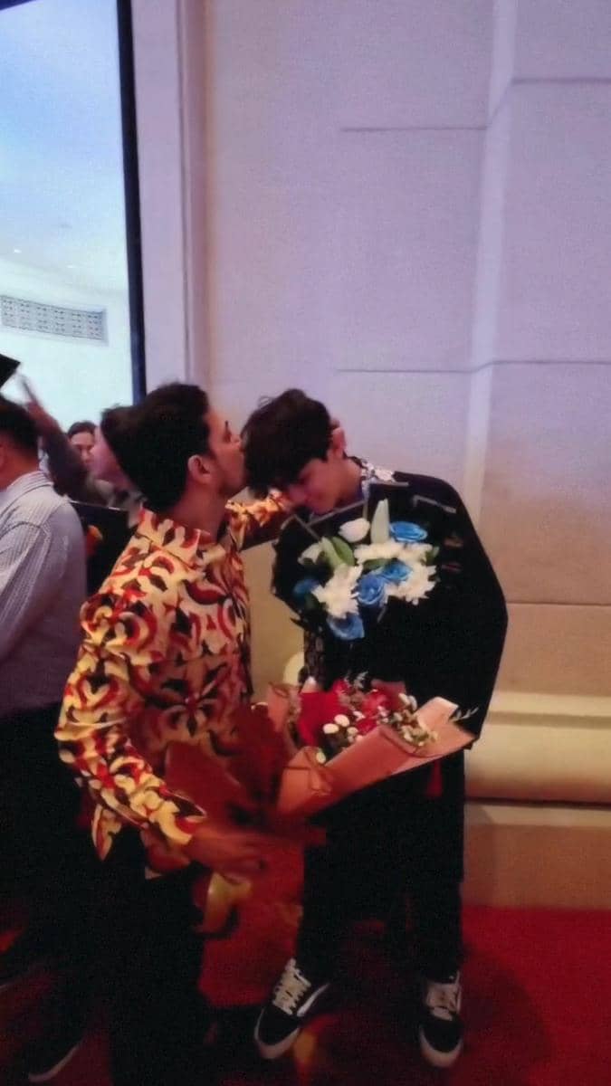 Wisuda anak Wulan Guritno 