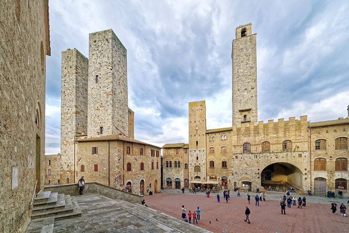 Menara batu, San Gimignano, Italia