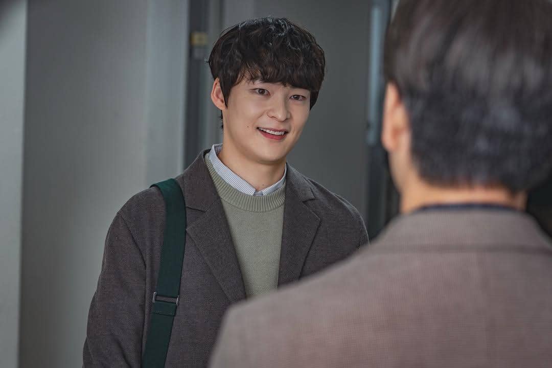 8 Perbedaan Cha Young Beom dan Lee Gi Beom di The Scarecrow