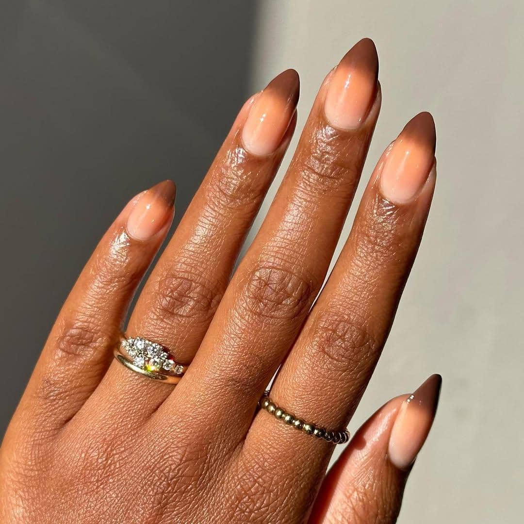 inspirasi nail art warna beige