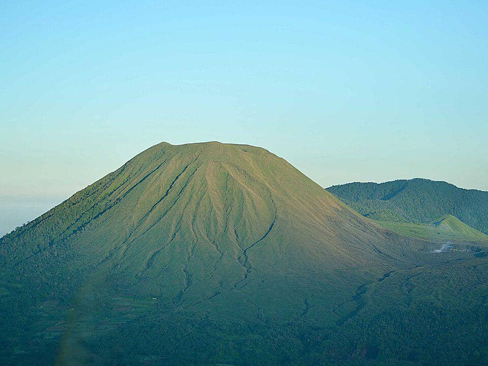 Gunung Lokon 