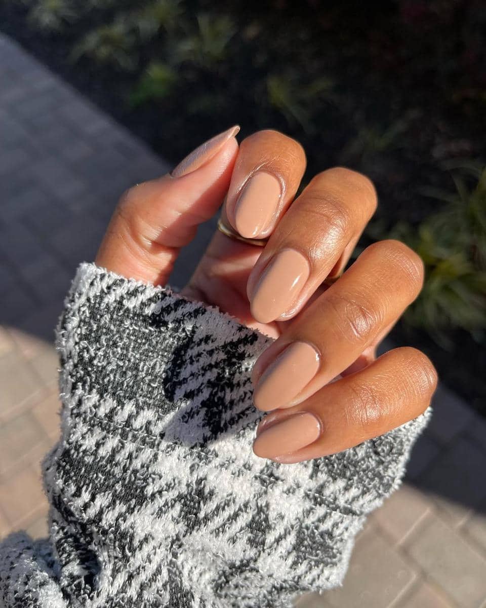 inspirasi nail art warna beige