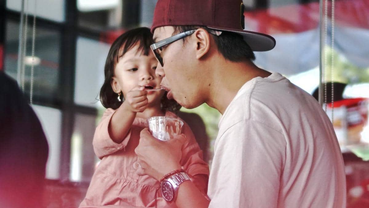 ayah dan putrinya
