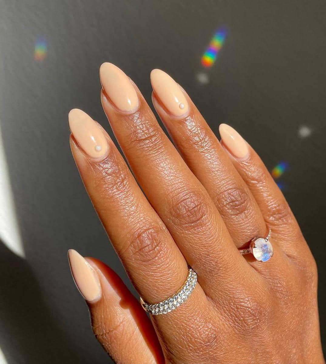 inspirasi nail art warna beige