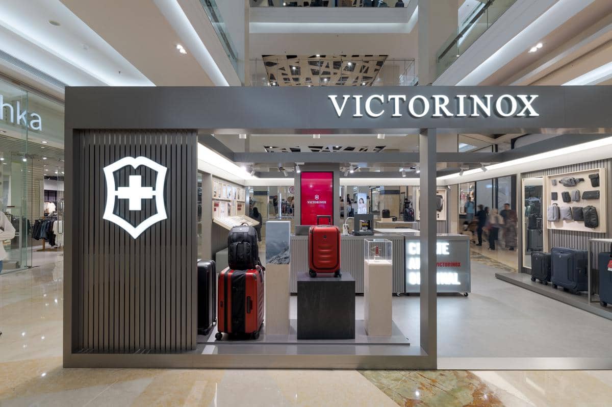 Victorinox Experience Hub Facade00.jpeg
