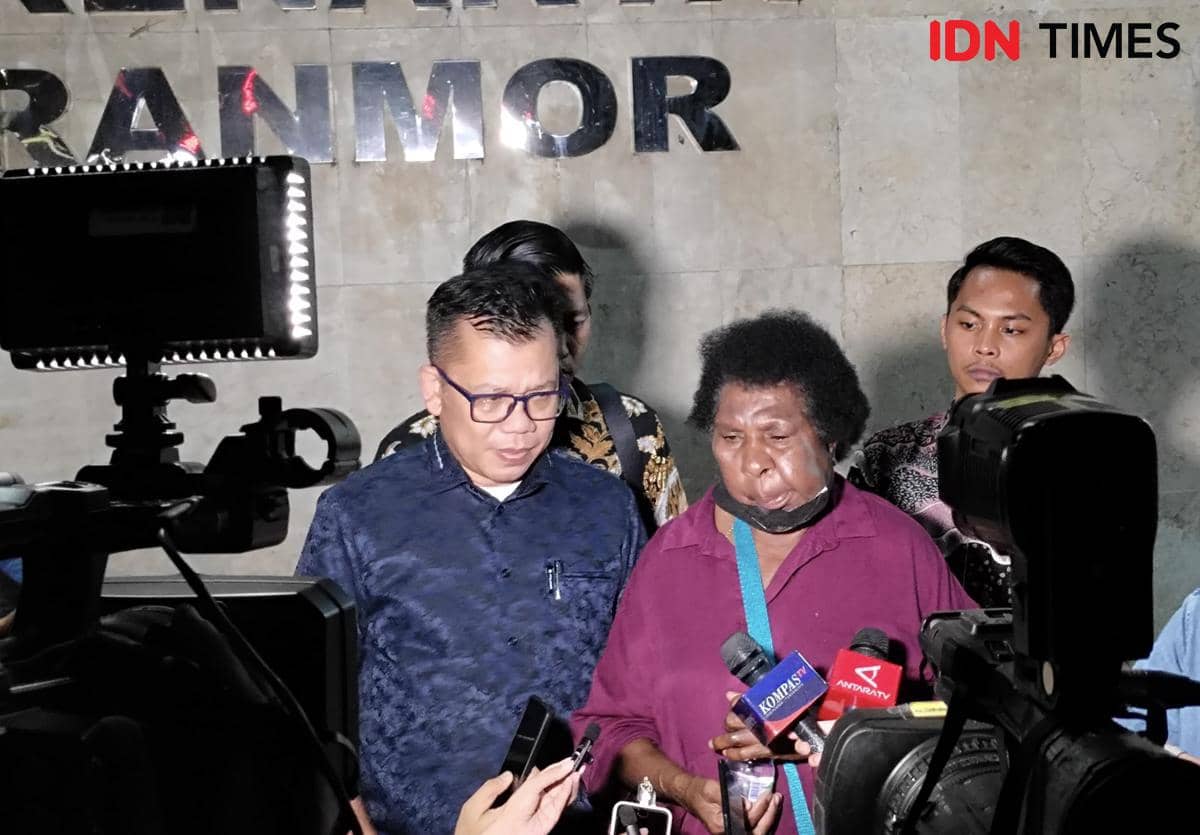 Mama Sinta Pesta Babi Laporkan Direktur LBH Papua ke Polda Metro