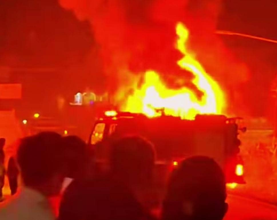 Bus Palala Jakarta-Padang terbakar di Jalintim Muba.
