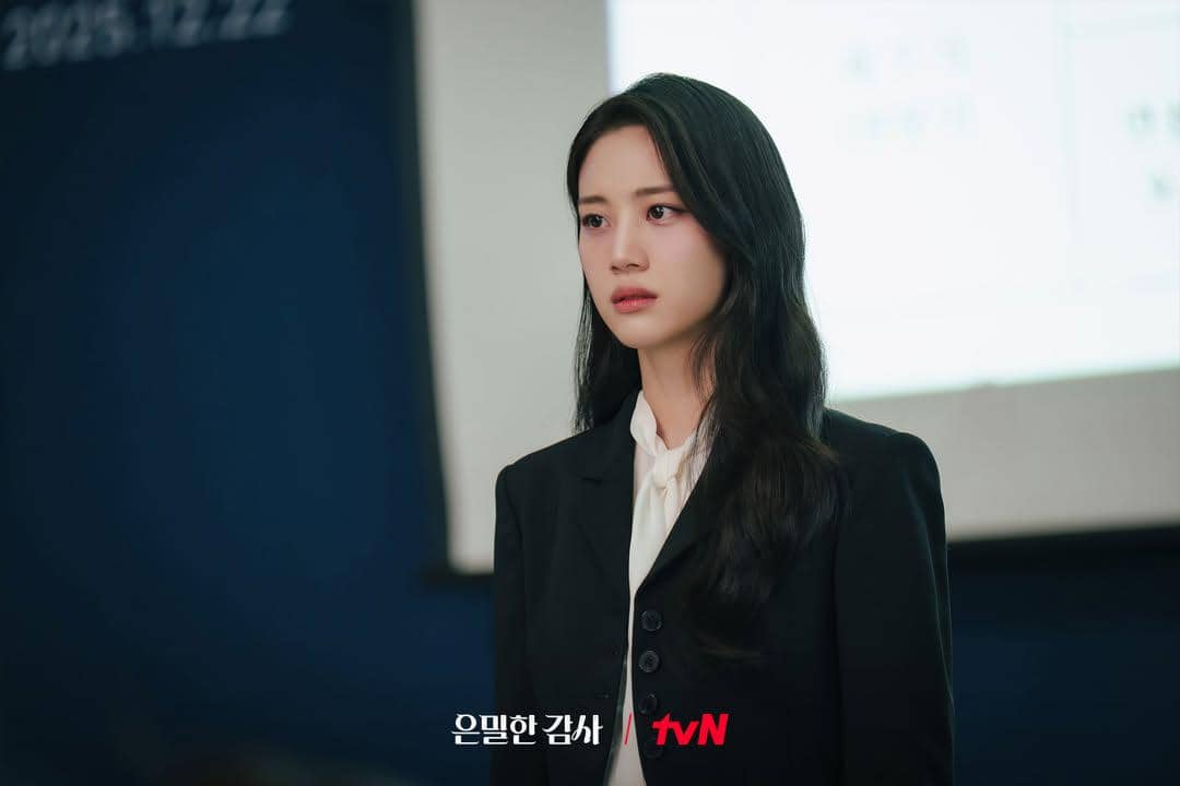 Park A Jeong (Hong Hwa Yeon) dalam drakor Filing for Love