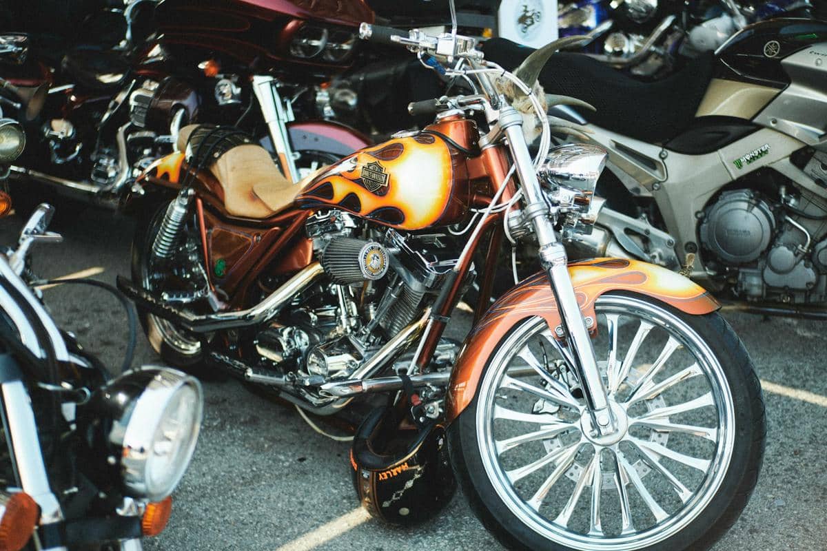 ilustrasi motor klasik