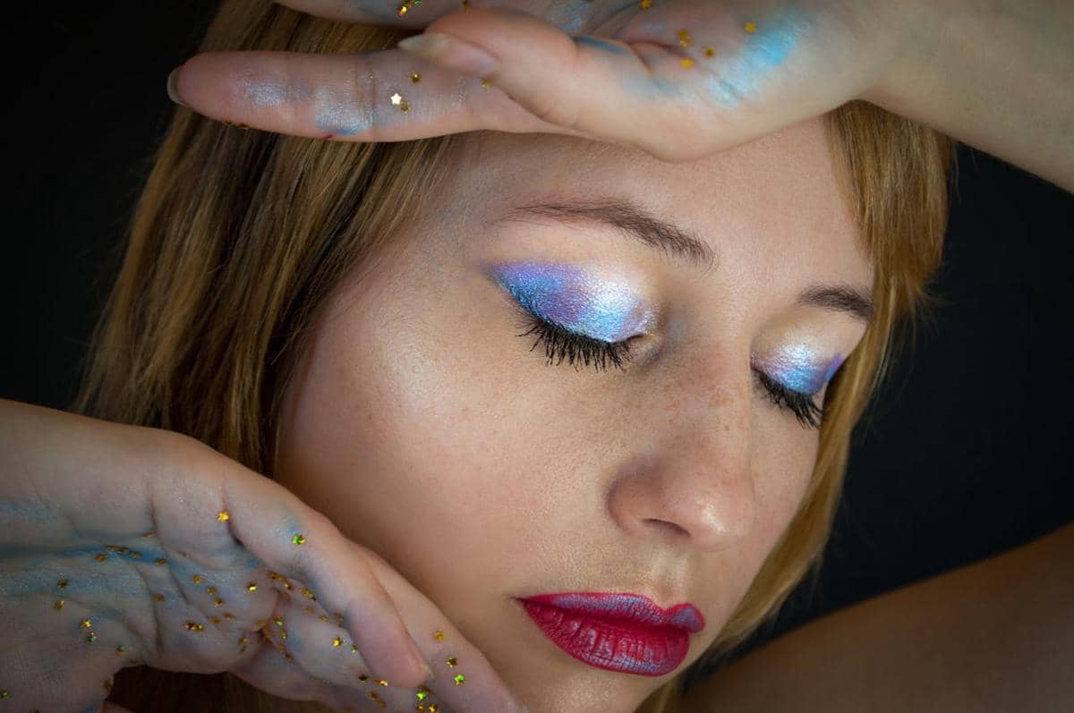 Ilustrasi makeup
