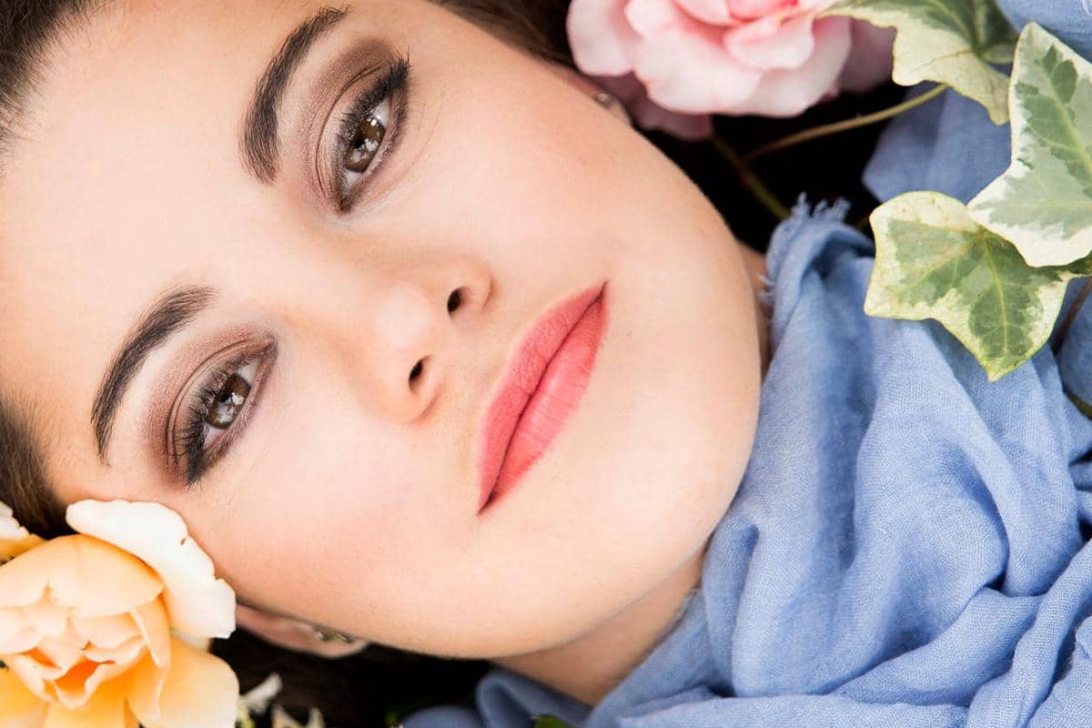 Ilustrasi makeup