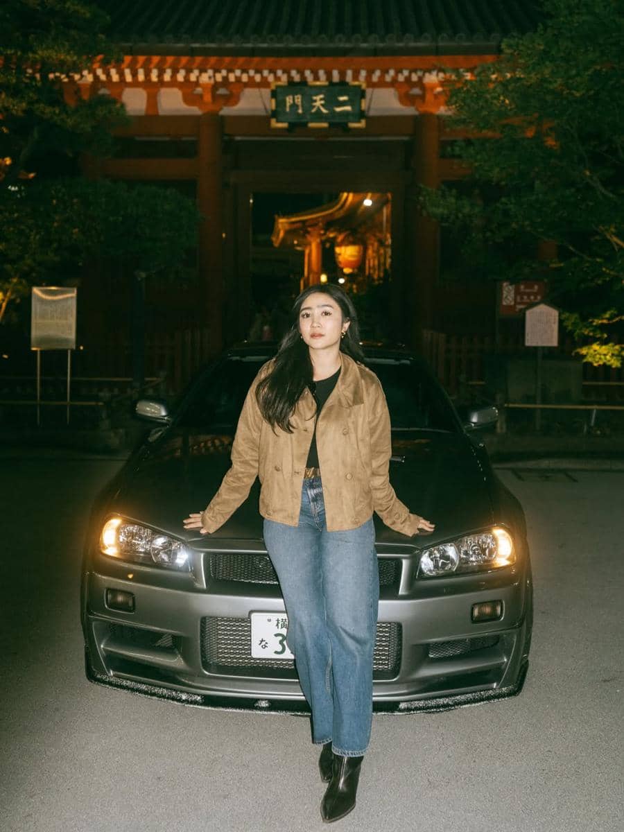 Febby Rastanty saat di area parkir Daikoku di Yokohama