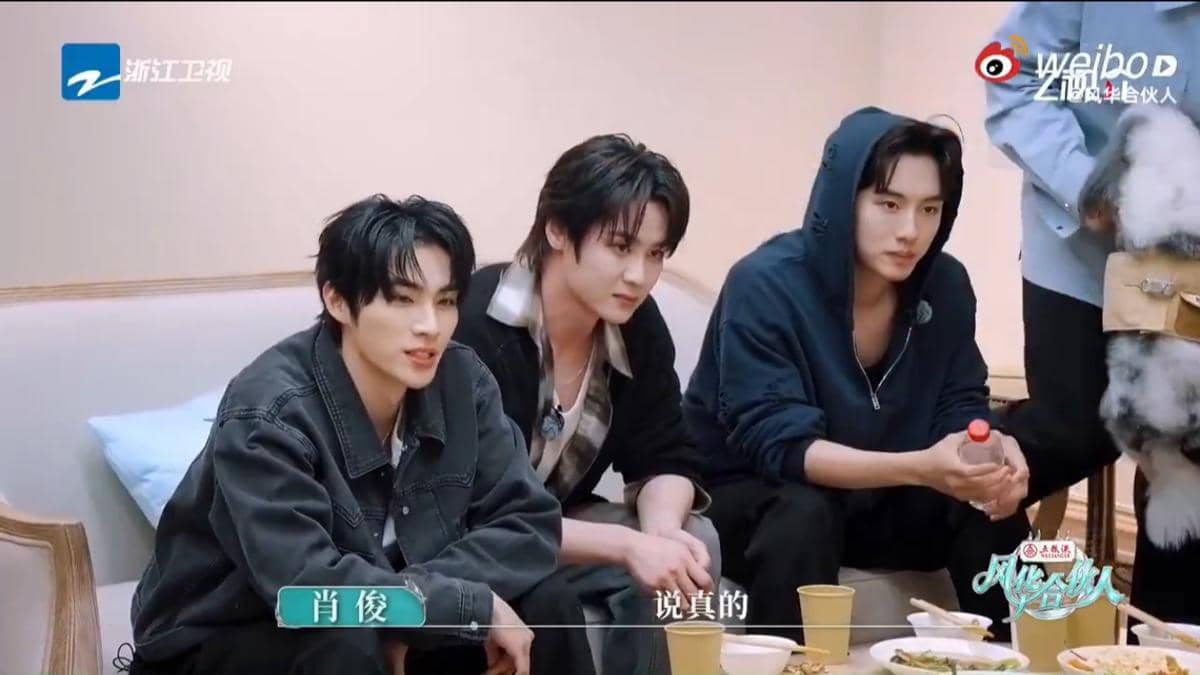 potret anggota WayV reunian dengan Winwin