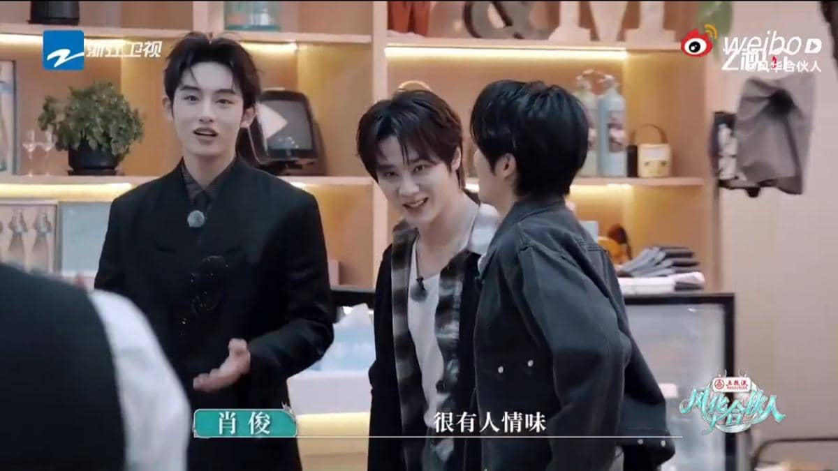 potret anggota WayV reunian dengan Winwin