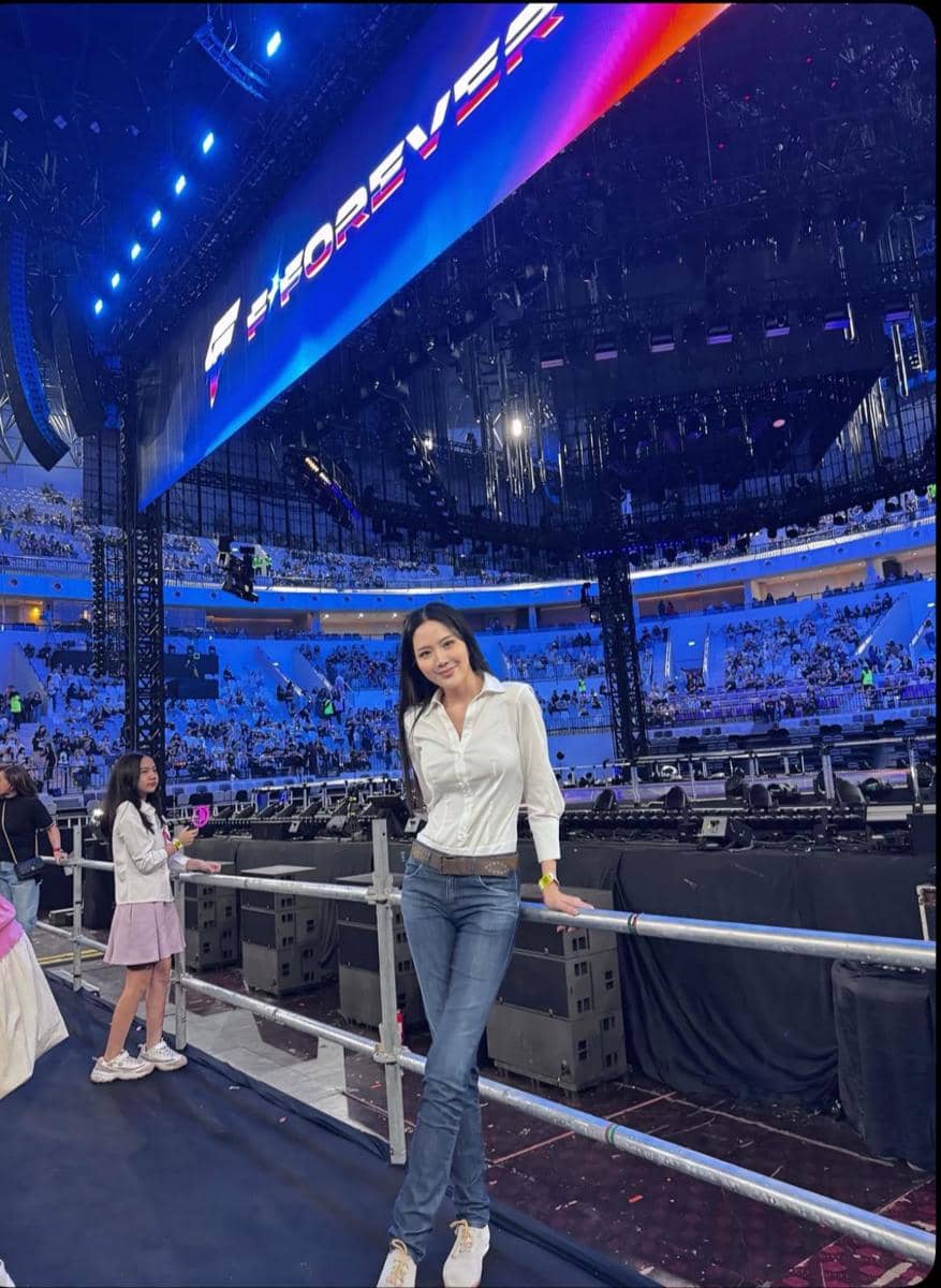 Gaya Artis dan Public Figure Nonton Konser F4 (instagram.com/agnes_jennifer)