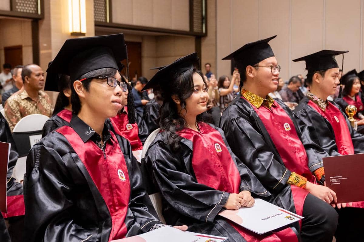 Kisah Lulusan Binus School Semarang Pilih Kuliah ke Xi'an Jiaotong