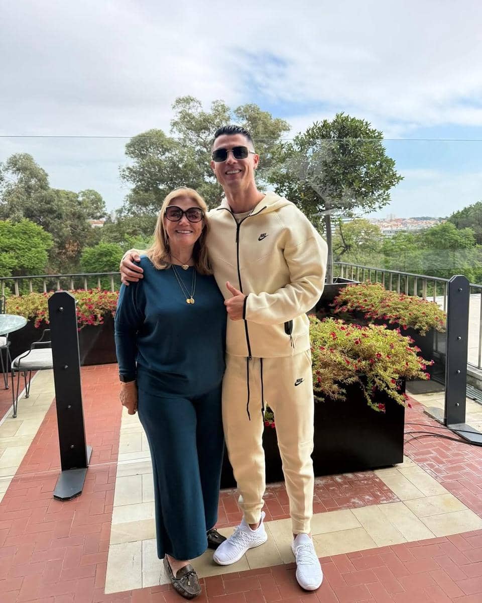 Ilustrasi Ronaldo dan ibunya (instagram.com/cristiano)