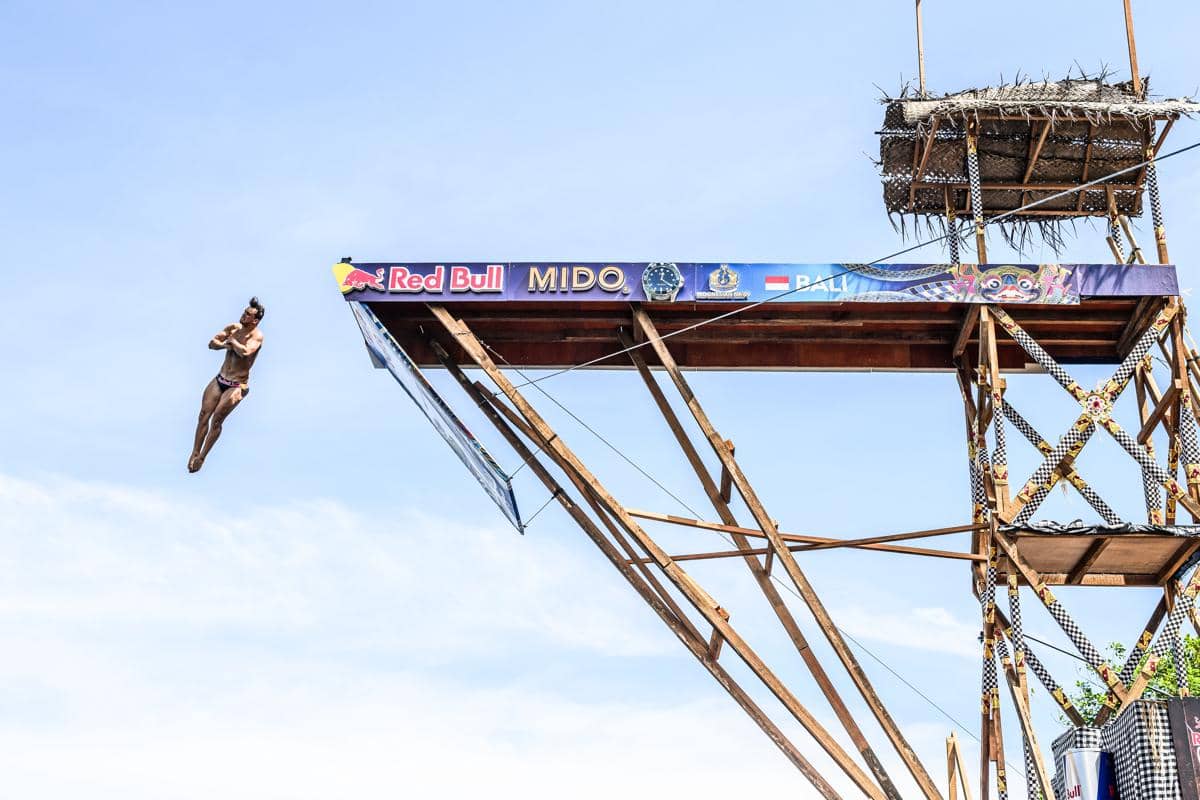 2 Atlet Spesial Tampil Spektakuler di Red Bull Cliff Diving 2026 Bali