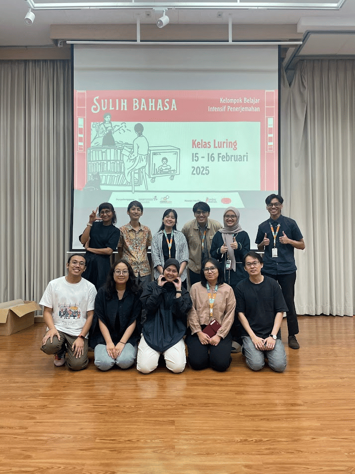 Asri Wulandari saat menggagas dan mengelola lokakarya penerjemahan, "Sulih Bahasa" bersama Rantai Kata dengan The Japan Foundation