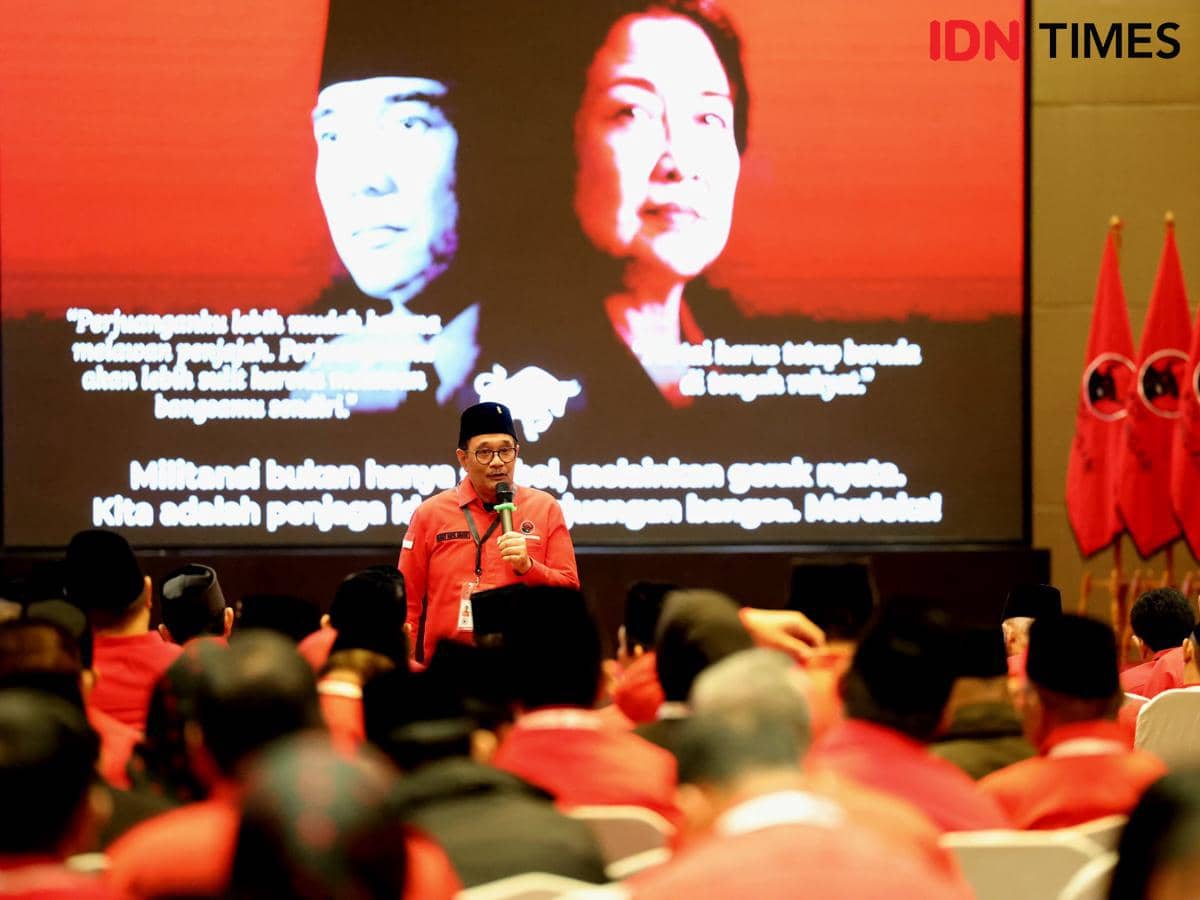 Gema Lagu Bung Karno Bapak Marhaenisme di Bimtek Anggota DPRD PDIP