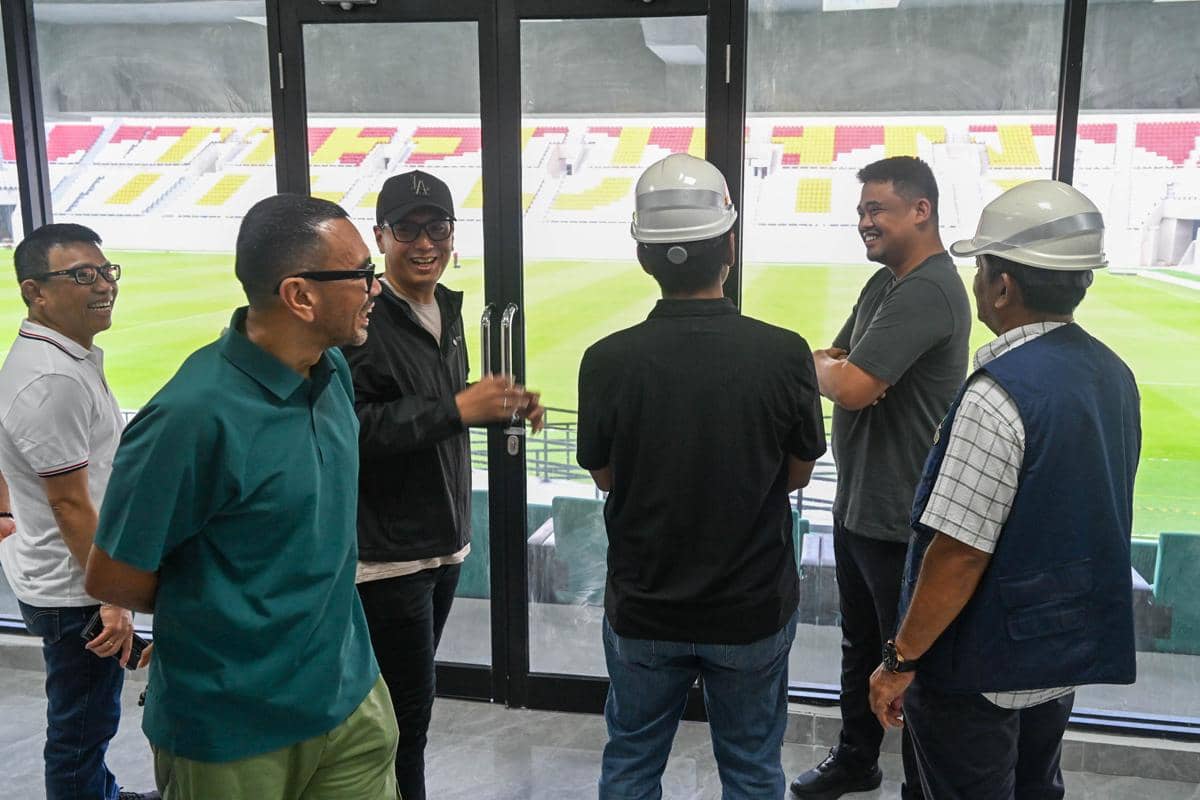 Gubsu meninjau stadion teladan 2.jpg.jpeg