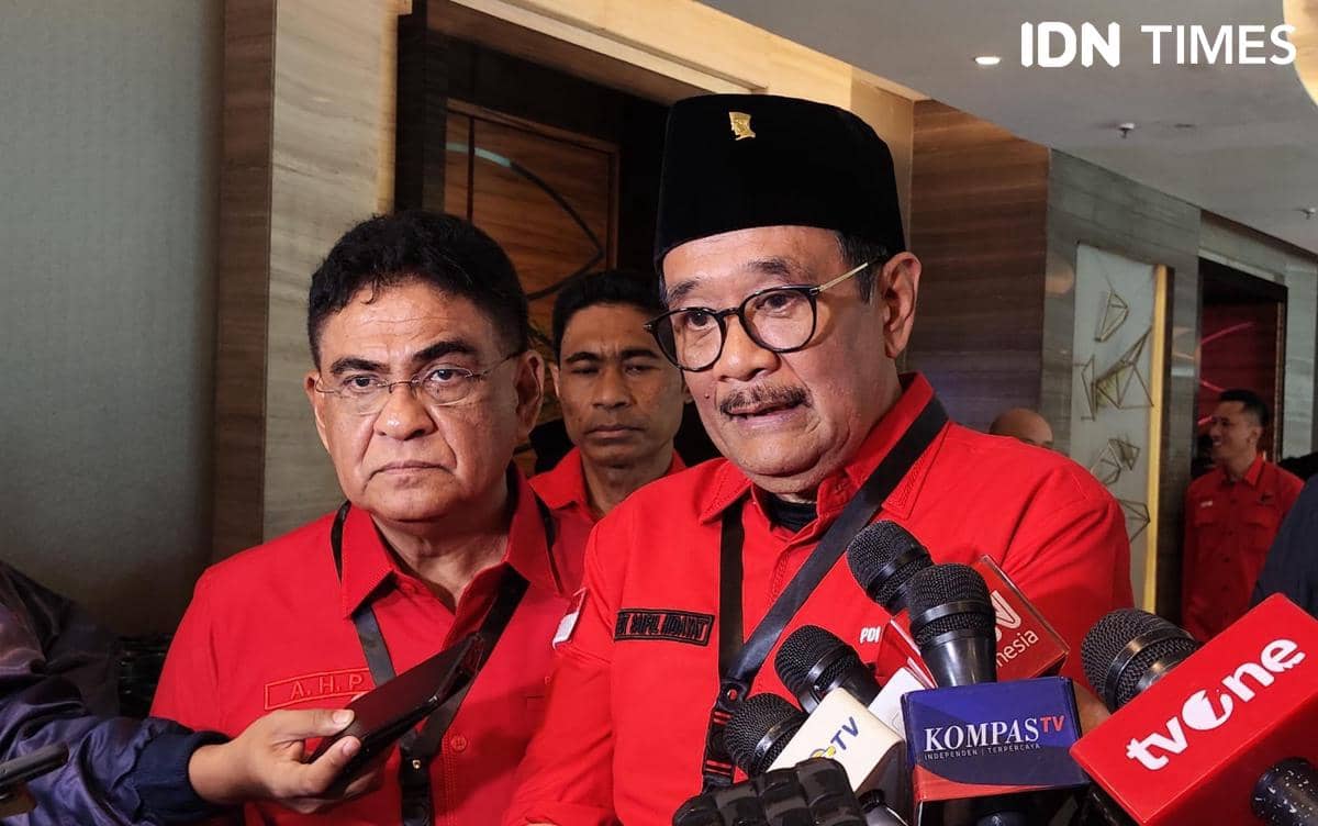 PDIP Persilakan Jokowi Keliling Indonesia: Tunjukkan Ijazah Asli!