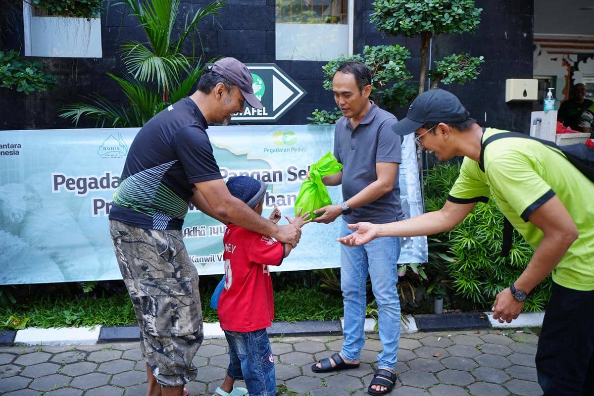 Idul Adha, Pegadaian Salurkan 913 Hewan Kurban ke Berbagai Daerah