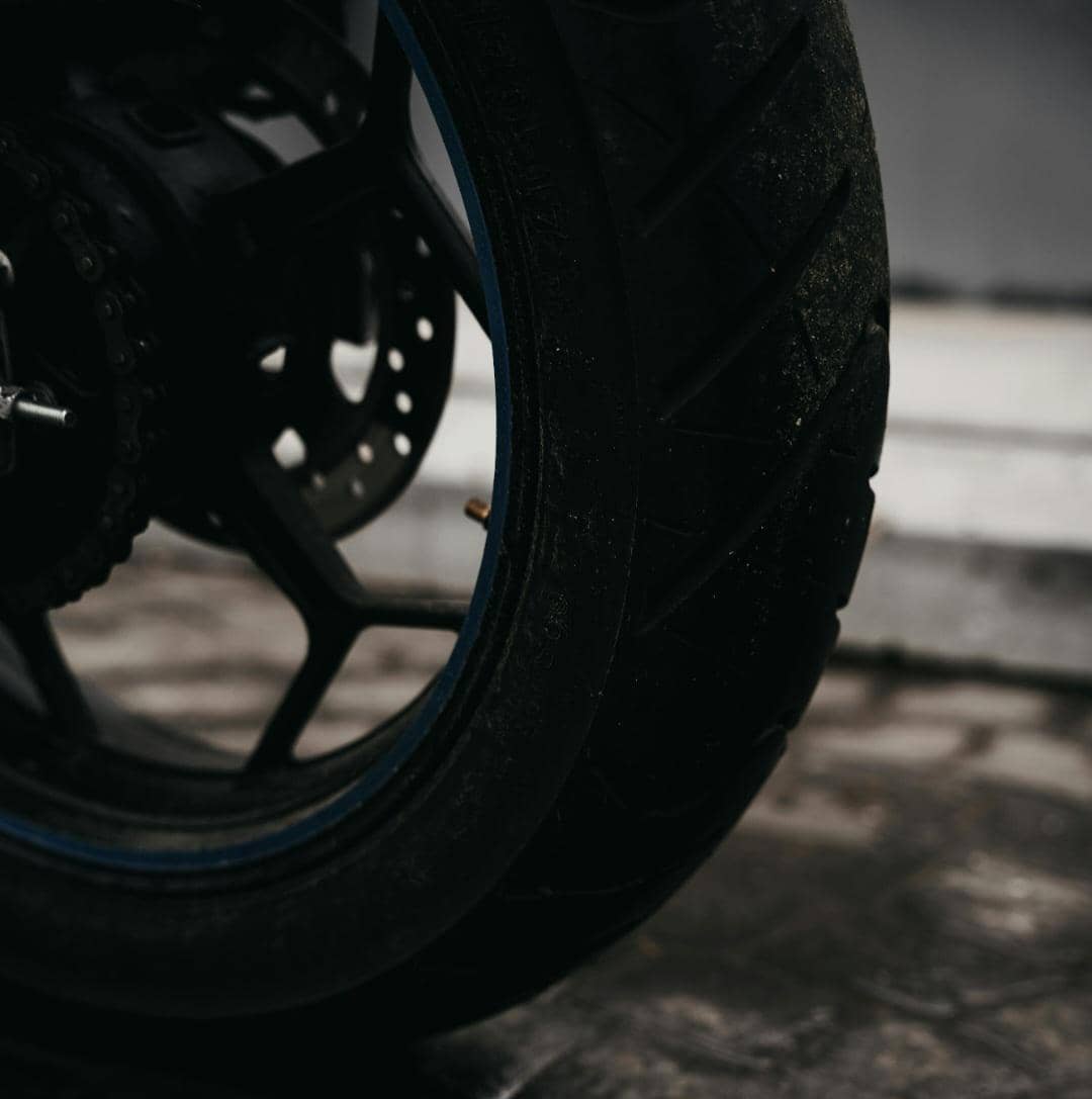 ban motor (pexels.com/AZiZ AL-MLK)