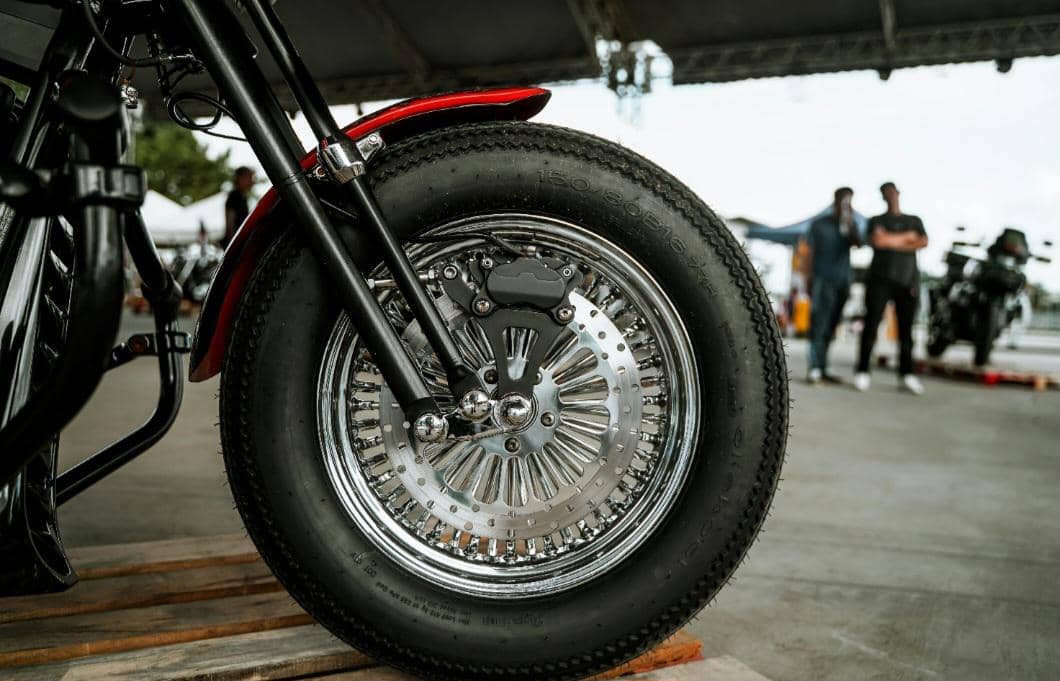ban motor (pexels.com/Harvey Tan Villarino)