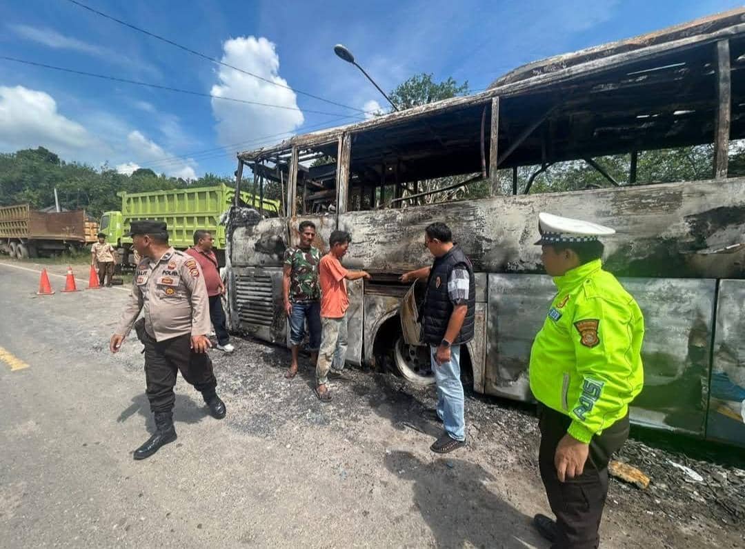 Kebakaran Bus di Jalintim Muba Dipicu Percikan Api Roda Belakang