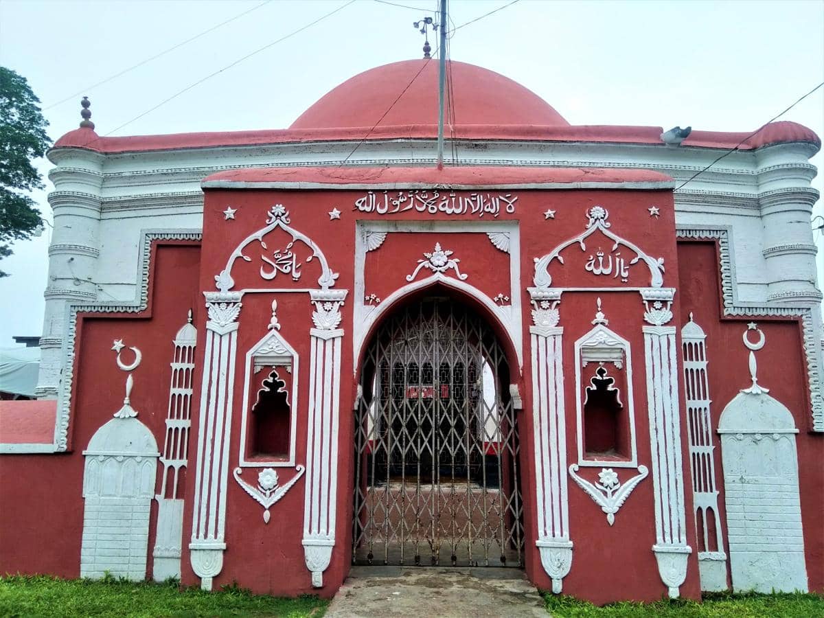 makam Khan Jahan Ali yang menjadi bagian penting dari sejarah Bagerhat.
