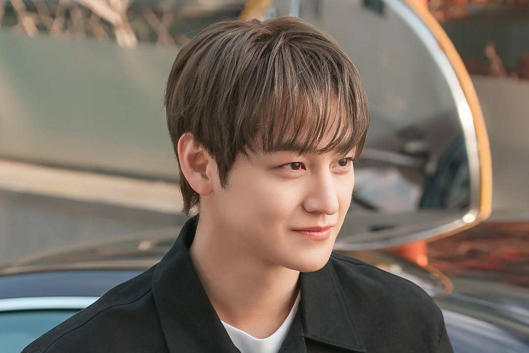 Still cut drama Sold Out On You.