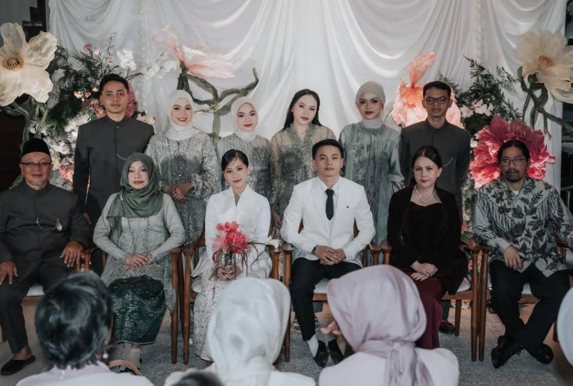 Gaya dan dekorasi nikah Zara Adhisty