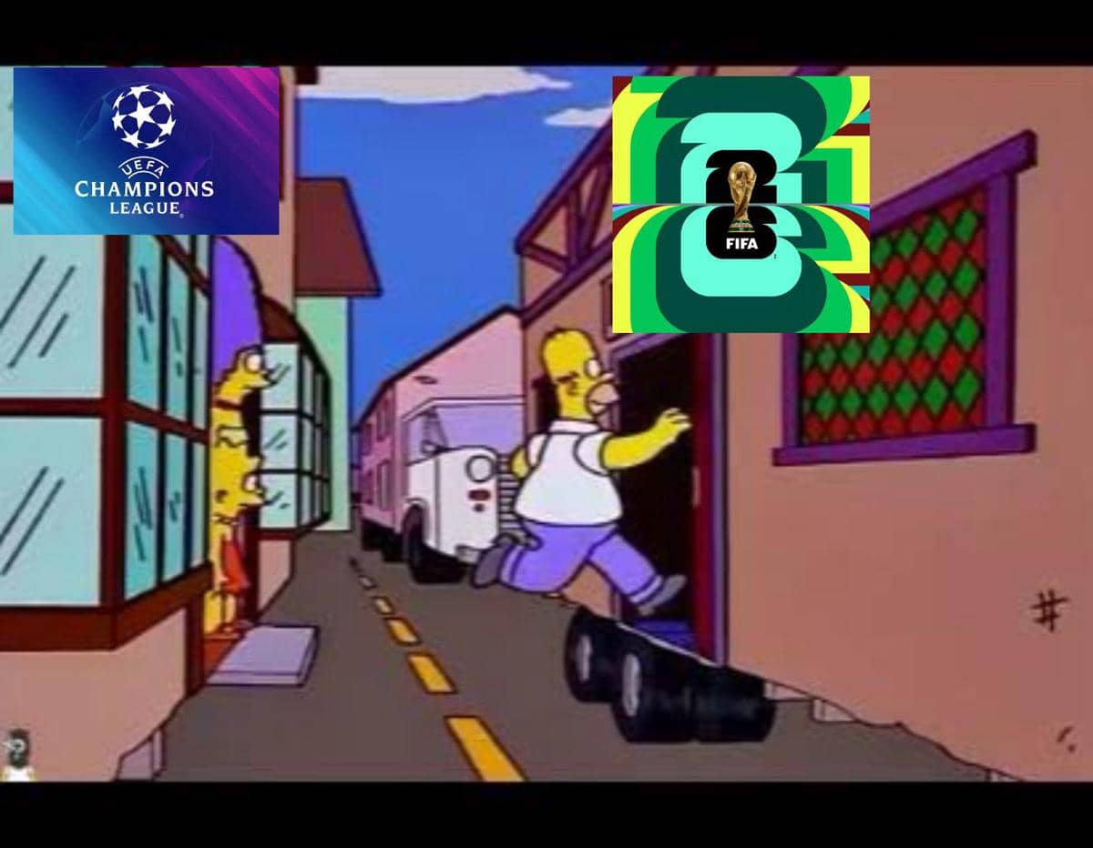 Adegan kartun dengan karakter berlari masuk ke rumah, disunting dengan logo Liga Champions UEFA dan logo Piala Dunia FIFA.