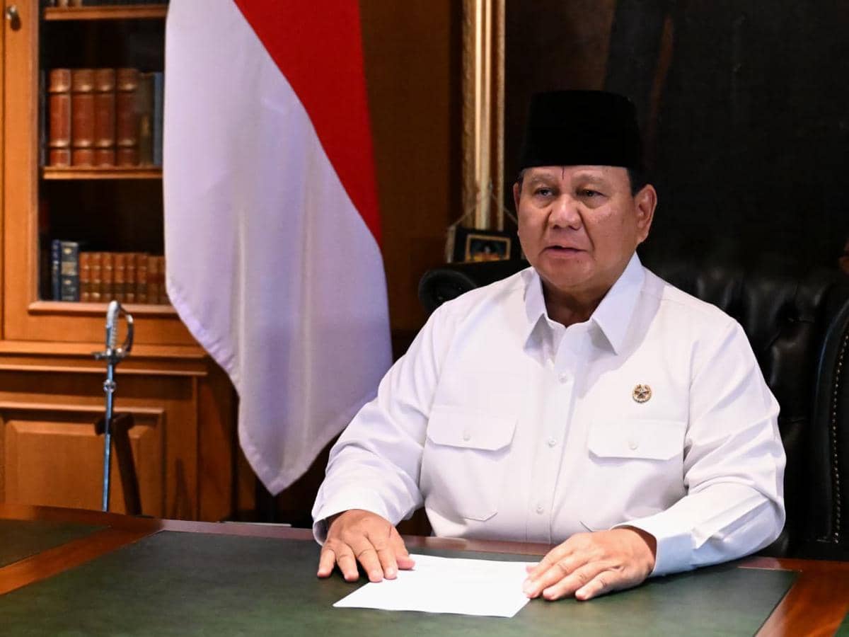 Prabowo Ingin Hari Waisak Jadi Momentum Pererat Persaudaraan
