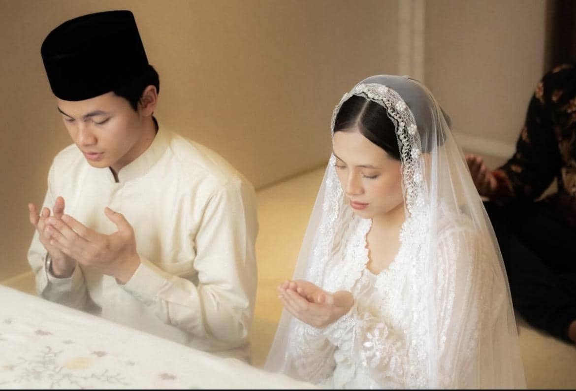Gaya dan dekorasi nikah Zara Adhisty