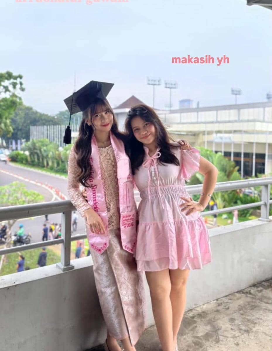 Olla JKT48 wisuda sarjana