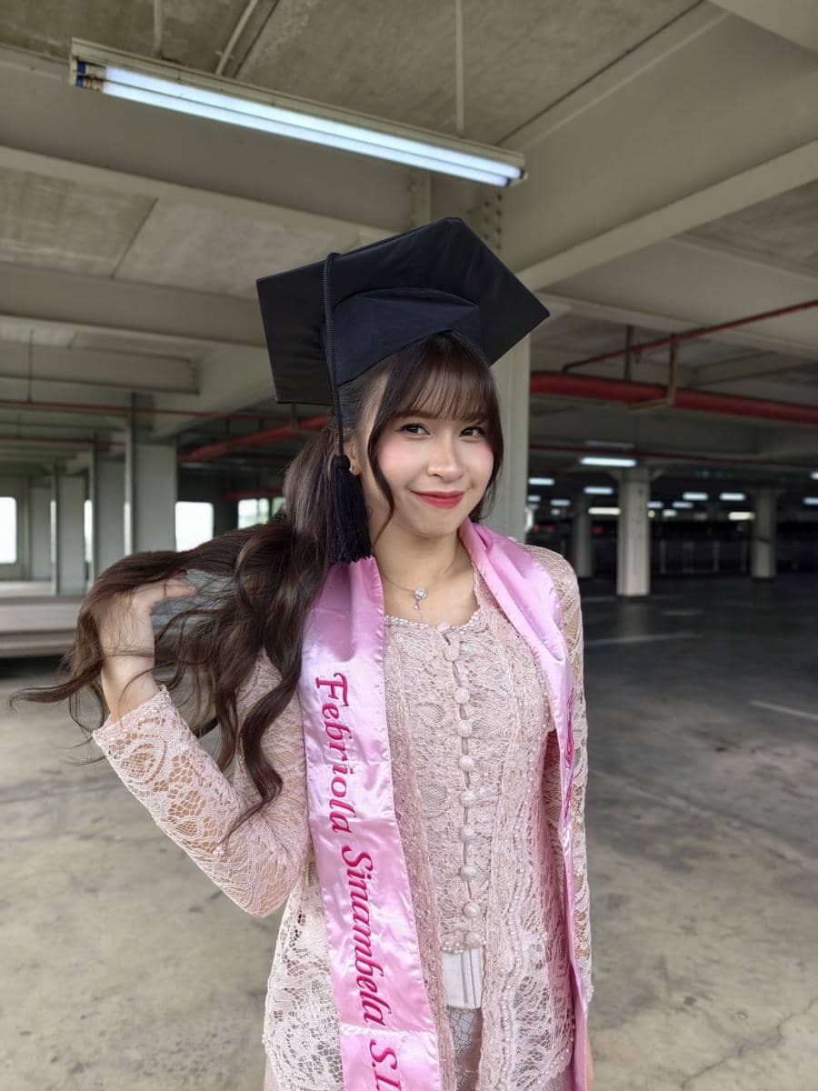 Olla JKT48 wisuda sarjana