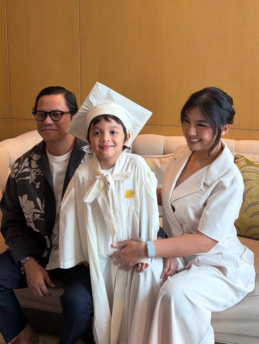 Ibrahim anak Arief Muhammad dan Tiara wisuda TK