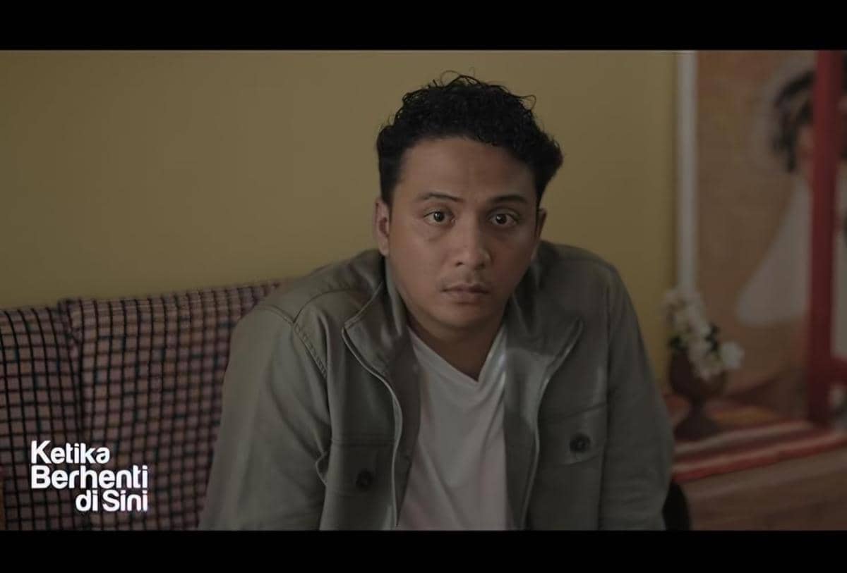 Sal Priadi dalam Ketika Berhenti Di Sini
