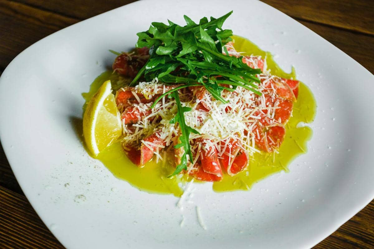 ilustrasi olive oil dengan lemon