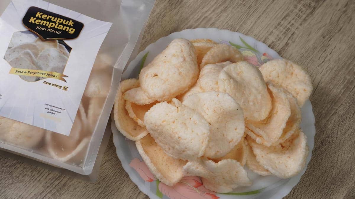 5 Alasan Kenapa Orang Indonesia Gak Bisa Lepas dari Kerupuk, Candu!