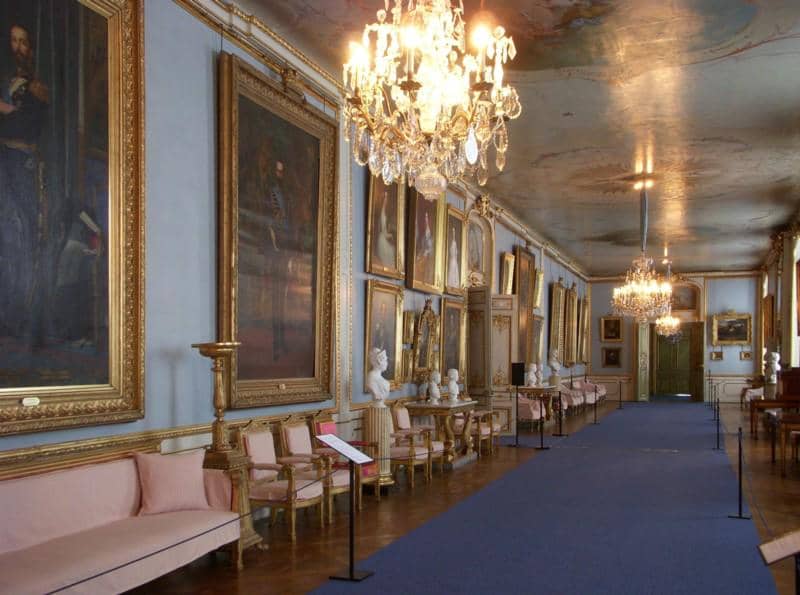 Galeri Bernadotte di dalam Istana Stockholm.